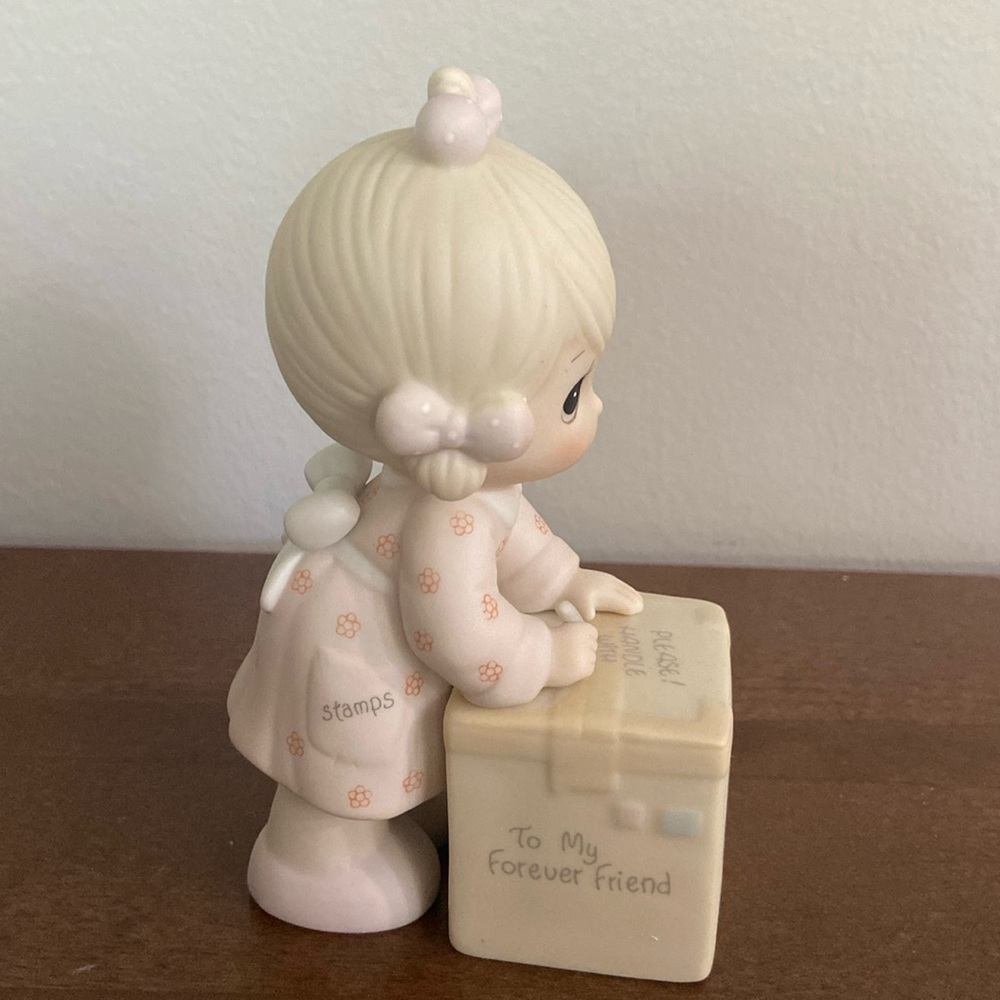 1987 Precious Moments Symbol of Membership